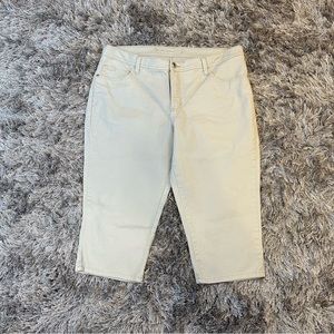 Classic Fit Khaki Capri Pant - Lee’s